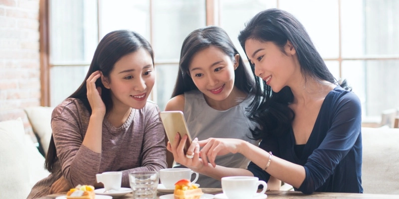 LINE Mini App 餐廳預約介面